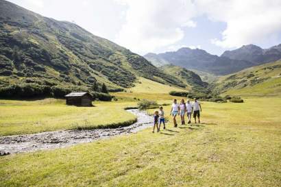 Familie_Wandern_Serfaus-Fiss-Ladis.jpg